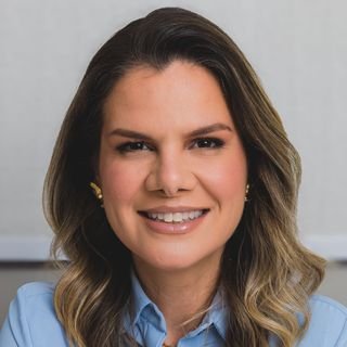 Dra. Fernanda Oliveira Ferraz