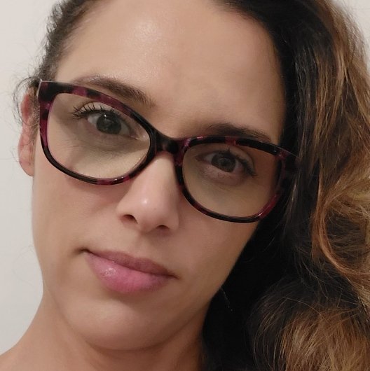 Dra. Ariane Alves Ribeiro