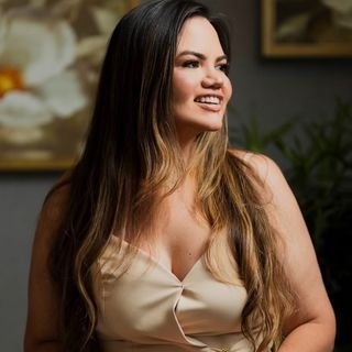 Dra. Aline Vanin Claudino