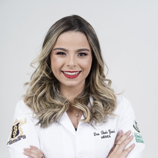 Dra. Thais Grossi
