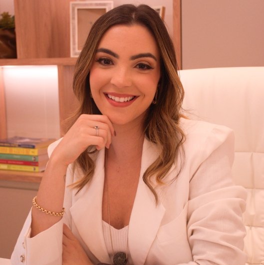 Dra. Yasmim Silva de Carvalho do Espirito Santo