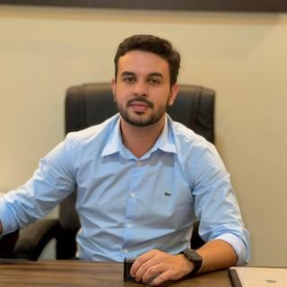 Dr. VINICIUS ALVARENGA QUEIRÓS DE OLIVEIRA