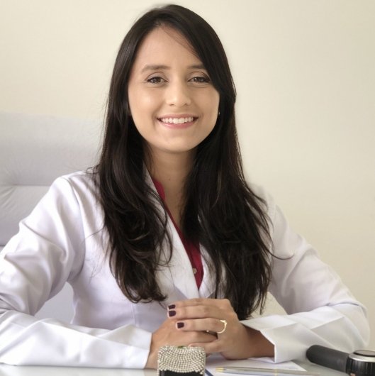 Dra. Paula de Oliveira Azevedo