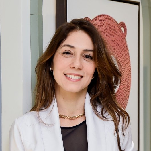 Dra. Fabíola Fonseca