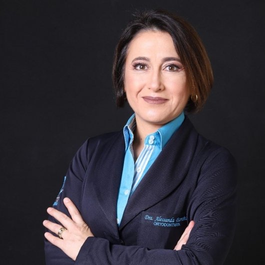 Dra. Alessandra Parreira Menino