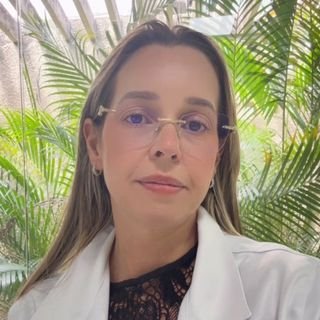 Dra. Emanuella Lins