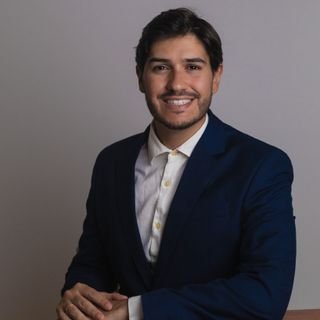 Dr. André Castro