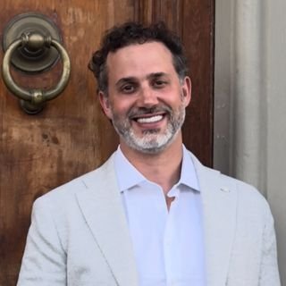 Dr. Leonardo Aguilera