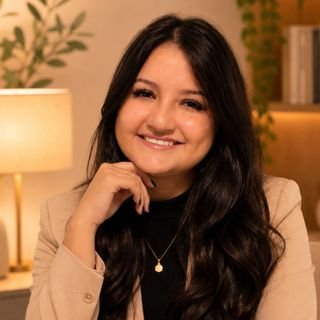 Dra. Carolaine Siqueira