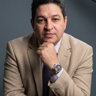 Dr. Carlos Fabiano de Oliveira