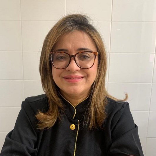 Dra. Claudia Tavares Arcangelo Correa
