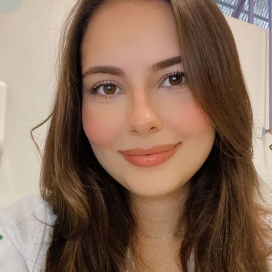 Dra. Thais Corrêa