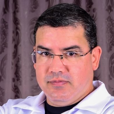 Dr. Fernando Dos Santos