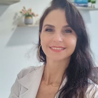 Dra. Alessandra Farias