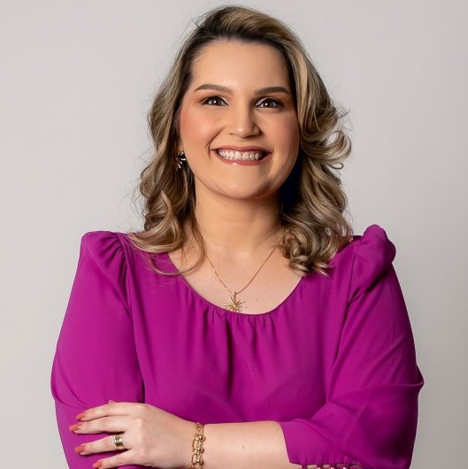 Prof. Mariana Carla Lucena