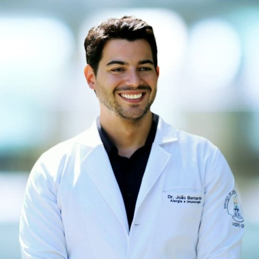 Dr. João Bernardo