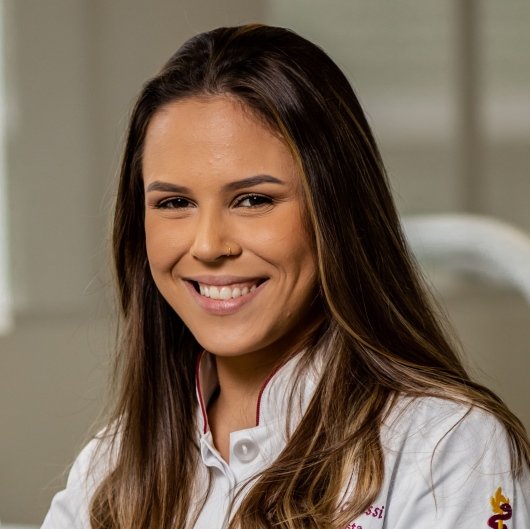 Dra. Amanda Colussi