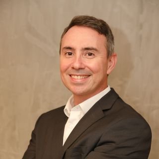 Dr. Gustavo Jorge Magalhães