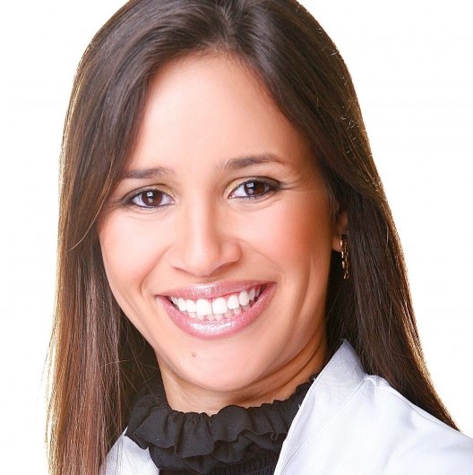 Dra. Aline Zacarias
