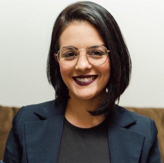 Dra. Nayara Nunes