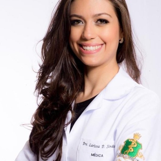 Dra. Larissa Pereira Simão