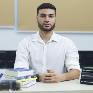 Dr. Matheus Velho Trindade