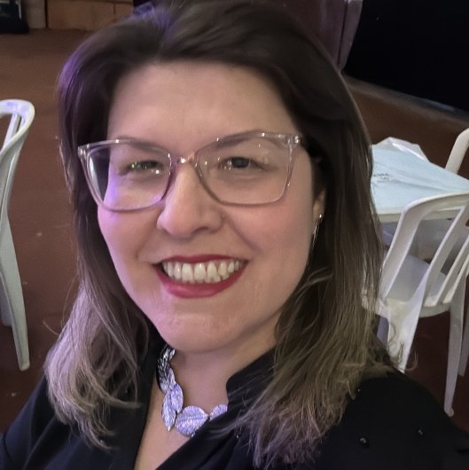 Claudia Jorge de Oliveira
