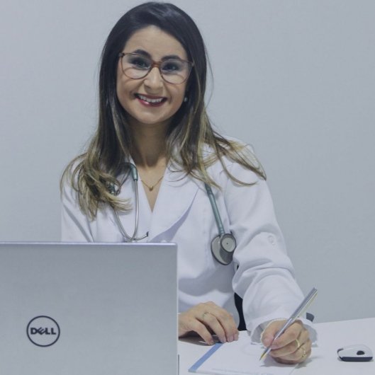 Dra. Mariana Ferreira de Oliveira