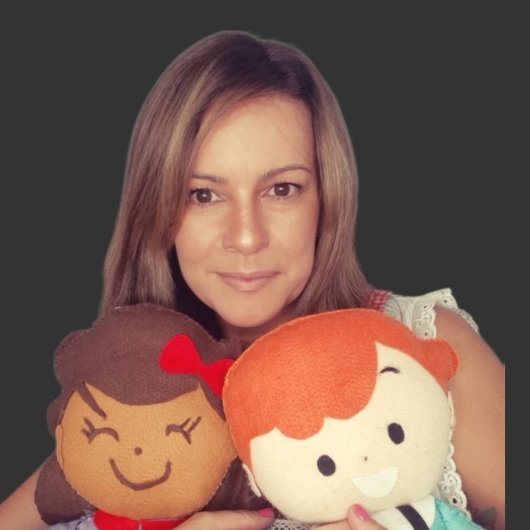 Dra. Flávia Vaz