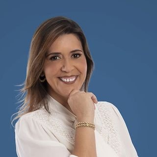 Dra. Luciana Santana Lima