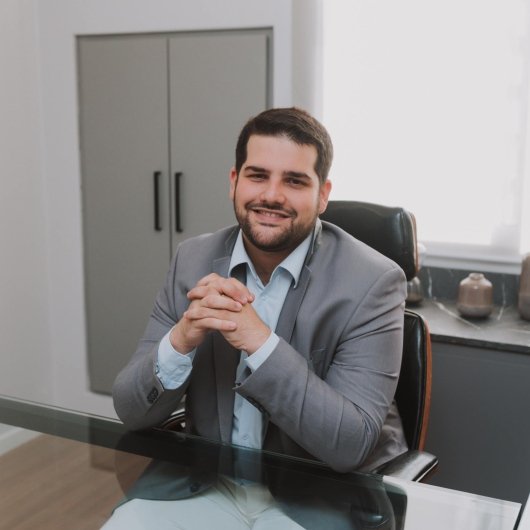 Dr. Rafael Acha Mazzini