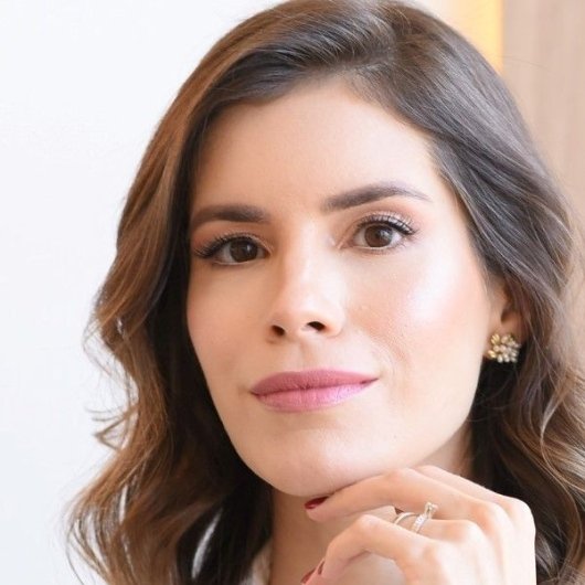 Dra. Lahis Leão