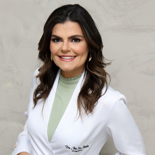 Dra. Ana Iza Mendes
