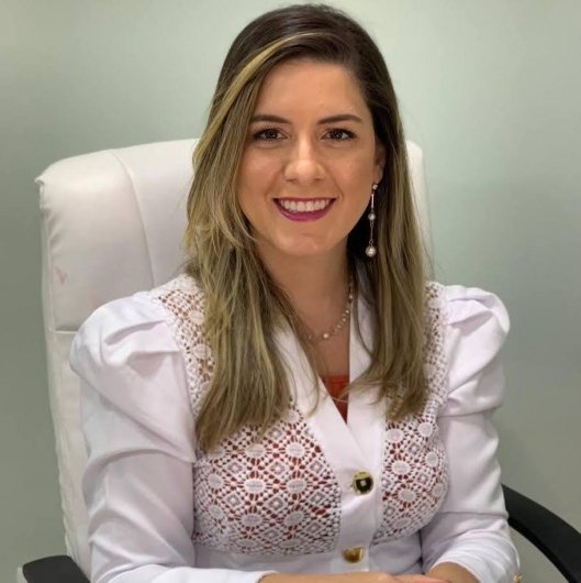 Dra. Camila Curado