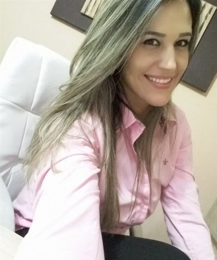 Dra. Aline de Sá Machado