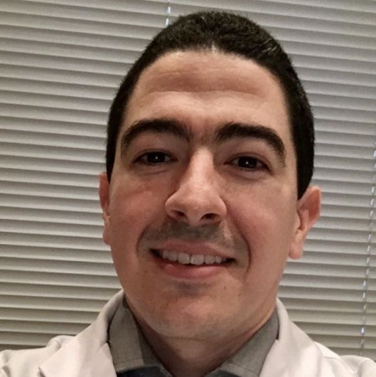 Dr. Leandro Lemos Miñarro