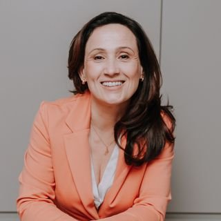 Dra. Andrea Santos