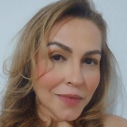 Dra. Analine Soares