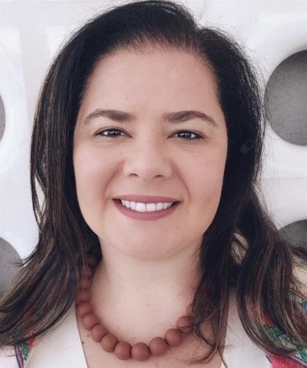 Dra. Cynthia Lacerda de Almeida