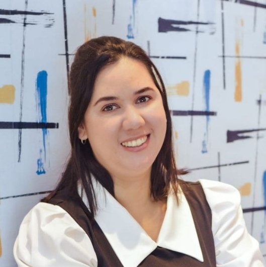 Dra. Daniele Innocencio de Oliveira