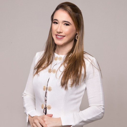 Dra. Carolina Deusdará