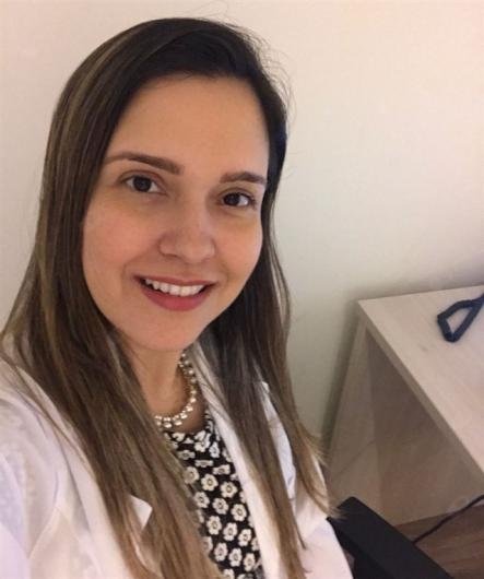 Dra. Cristiane Maria Cavalcante Silveira