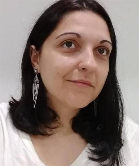Adriane Carqueijo dos Santos