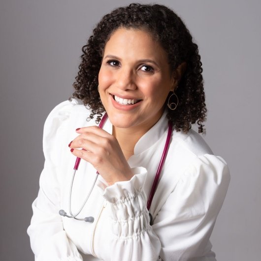 Dra. Mariana Izabela Lopes Fernandes
