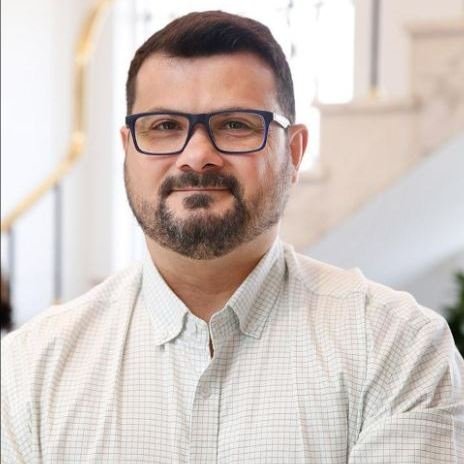Dr. Rodrigo Favoreto