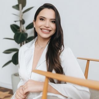 Dra. Cinthia Jung