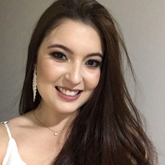 Flávia Campos