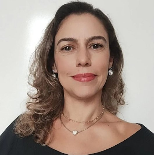 Dra. Caroline Pazinatto