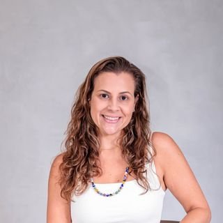 Dra. Amanda Fernandes de Barros Maiello