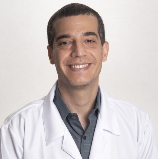 Dr. Tiago Goes